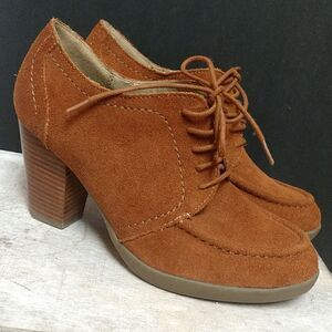 👍 Rust Colored Suede Booties Size 6.5.  Retro 70 s look!  A6